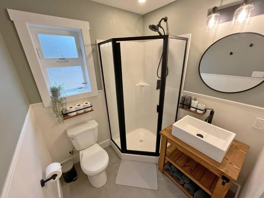 دانكن Modern Studio With Soft Tub And Mountain Views - Ratcliffe Guest Suite المظهر الخارجي الصورة